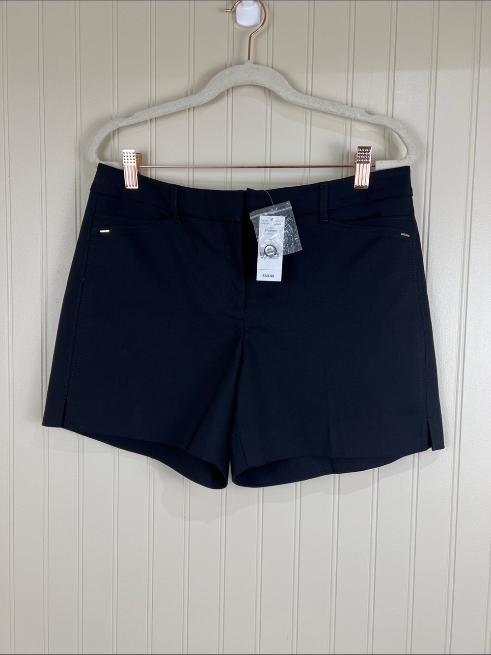 NWT White House Black Market 5” Short Black Size 6